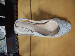 Sandalias de tacón plateadas para mujer