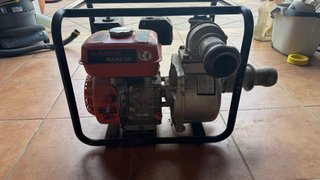 Bomba de agua a gasolina