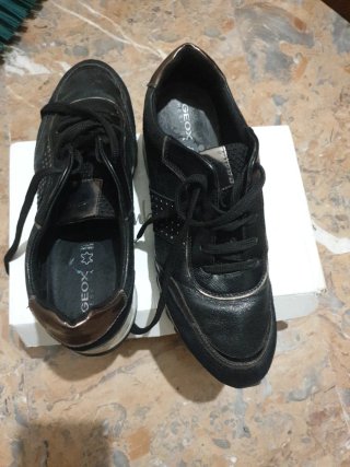 Zapatos Geox Negros y Plateados