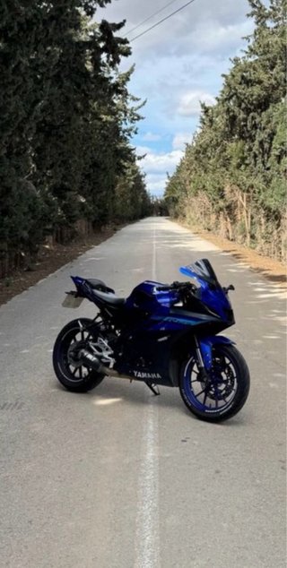 Yamaha R125 Azul Negra Deportiva