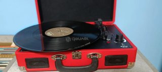 Reproductor Vinilos Denver Rojo y Negro