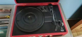 Reproductor Vinilos Denver Rojo y Negro
