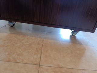 Mesa de centro moderna madera y naranja