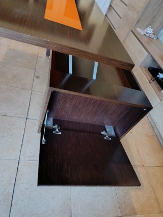 Mesa de centro moderna madera y naranja