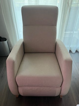 Sillón reclinable beige tela