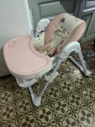 Trona de bebé color rosa