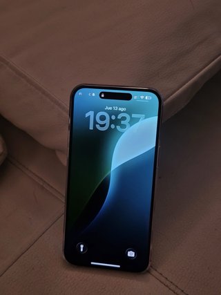 iPhone 15 Pro Max como nuevo