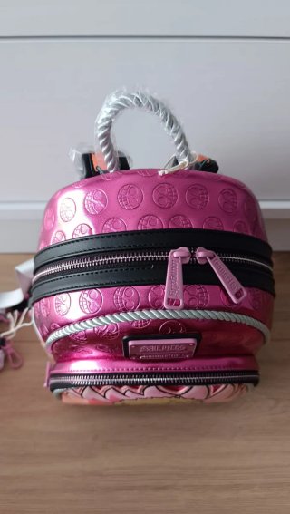 Mochila Loungefly Doflamingo Edición Limitada