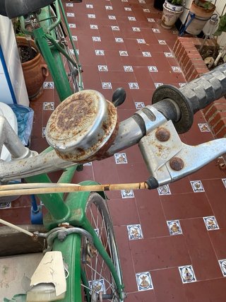Bicicleta verde clásica. Solo recogida. Rota Cadiz