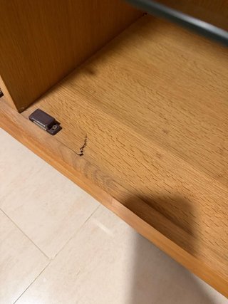 Aparador de roble macizo con puertas de cristal