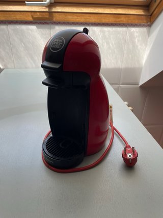 Cafetera Dolce Gusto Roja