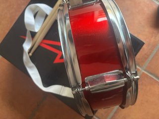 2 Tambores DB Percussion con baquetas