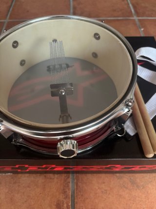 2 Tambores DB Percussion con baquetas