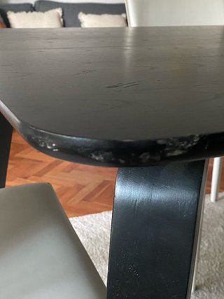 Mesa de comedor negra y blanca