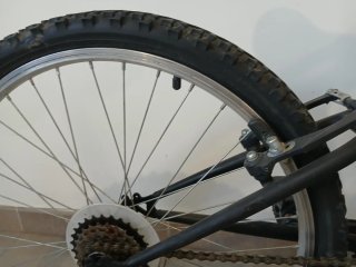 Bicicleta de montaña Decathlon 24 135-155cm.