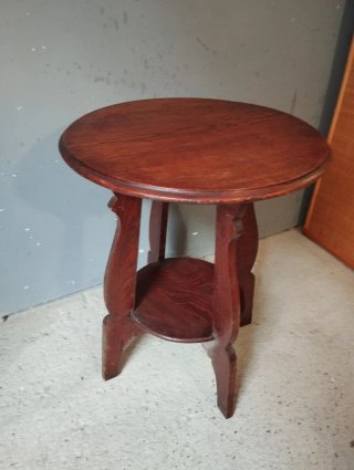 Mesita auxiliar madera maciza antigua