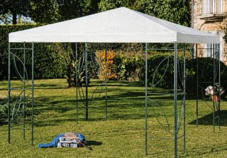 Pérgola de forja para el jardín.