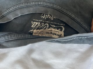 Camiseta Coca-Cola gris con pedrería