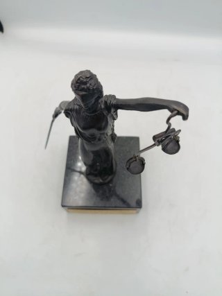FIGURA DE LA JUSTUCIA EN BRONCE CON BASE DE MÁRMOL