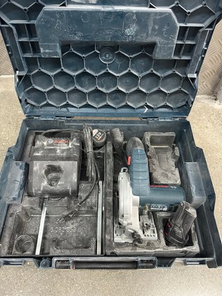 Sierra circular Bosch a batería + 2 baterías
