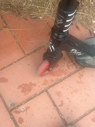 Patinete de trucos negro