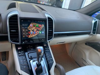 Porsche  Cayenne 2011