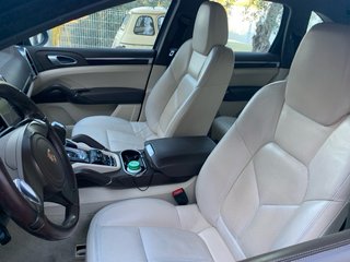 Porsche  Cayenne 2011