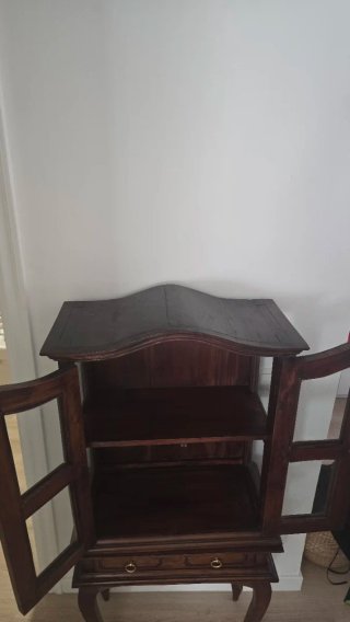 Vitrina antigua madera y cristal estilo clásico