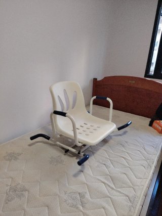 Silla adaptada para bañera