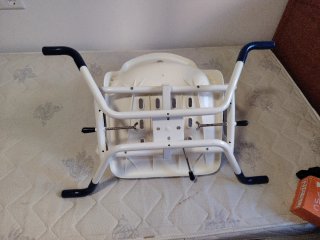 Silla adaptada para bañera