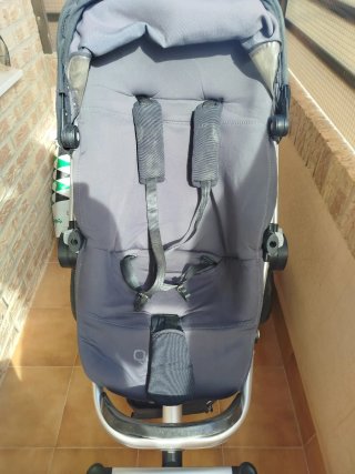 Carrito de bebé Quinny con accesorios