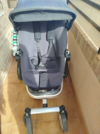 Carrito de bebé Quinny con accesorios