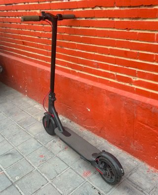 Patinete eléctrico Xiaomi negro incluye cargador