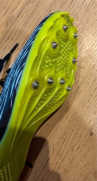 Zapatillas clavos atletismo negras y azules