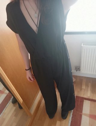 Mono negro elegante