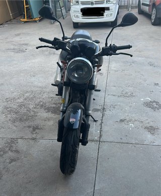 Ducati Monster 695