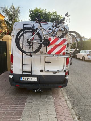 Portabicicletas Fiamma 2 Bicicletas. Con bicicleta