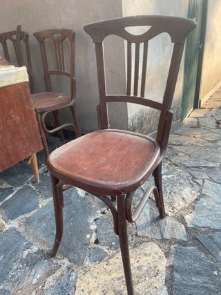Sillas antiguas de madera a restaurar