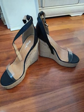 Zapatos de cuña beige y negro talla 41
