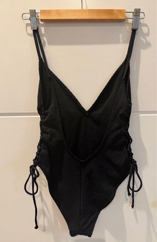 Bañadorrib  Zara negro con nudos laterales