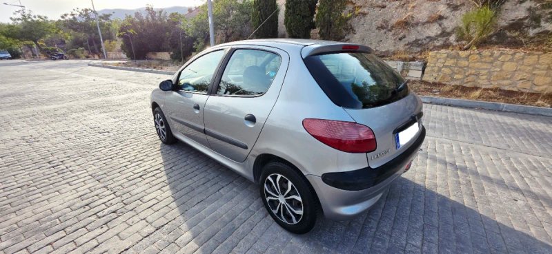 Peugeot 206 1.9HDI - foto 1