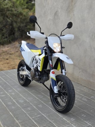 Husqvarna 701 Supermoto