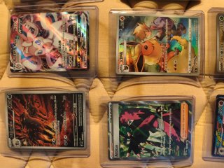 Cartas Pokémon en varios idiomas de mi colección