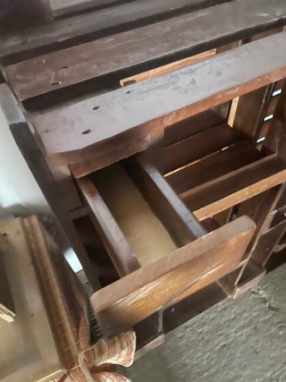 Estantería de madera de palets
