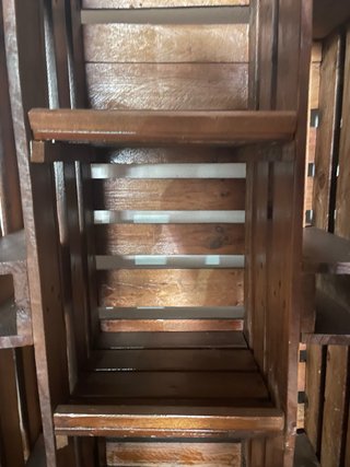 Estantería de madera de palets