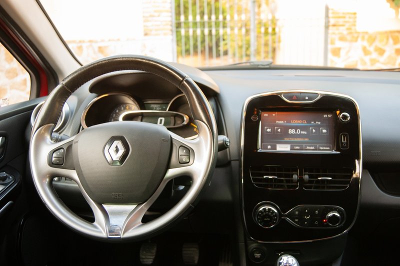 Renault Clio TCe eco2 S&S Energy Dynamique 2015, foto 11
