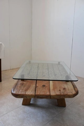 Antigua mesa de centro trilla con cristal