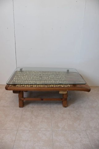 Antigua mesa de centro trilla con cristal