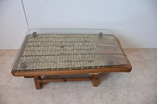 Antigua mesa de centro trilla con cristal