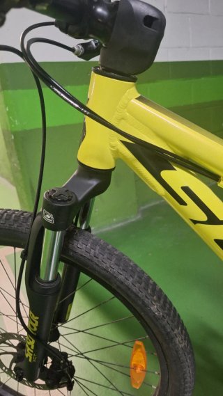 Bicicleta Scott Scale 24 para niños (8-12 años)